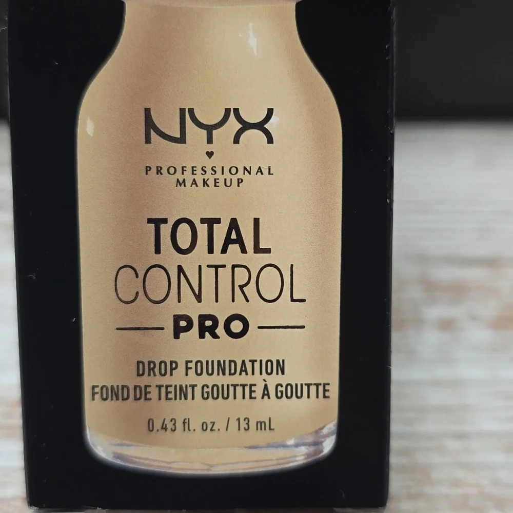 NYX clean applicator