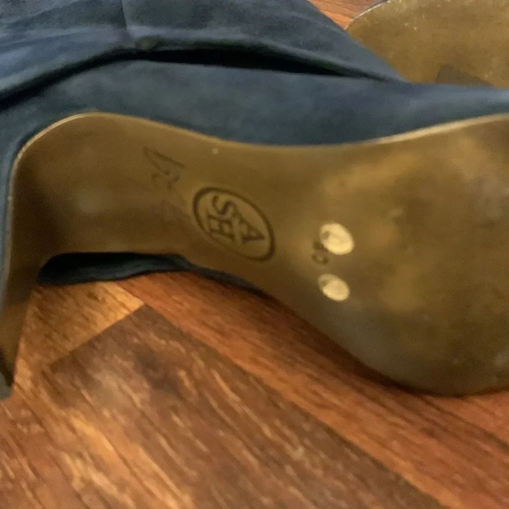 Ash boots size