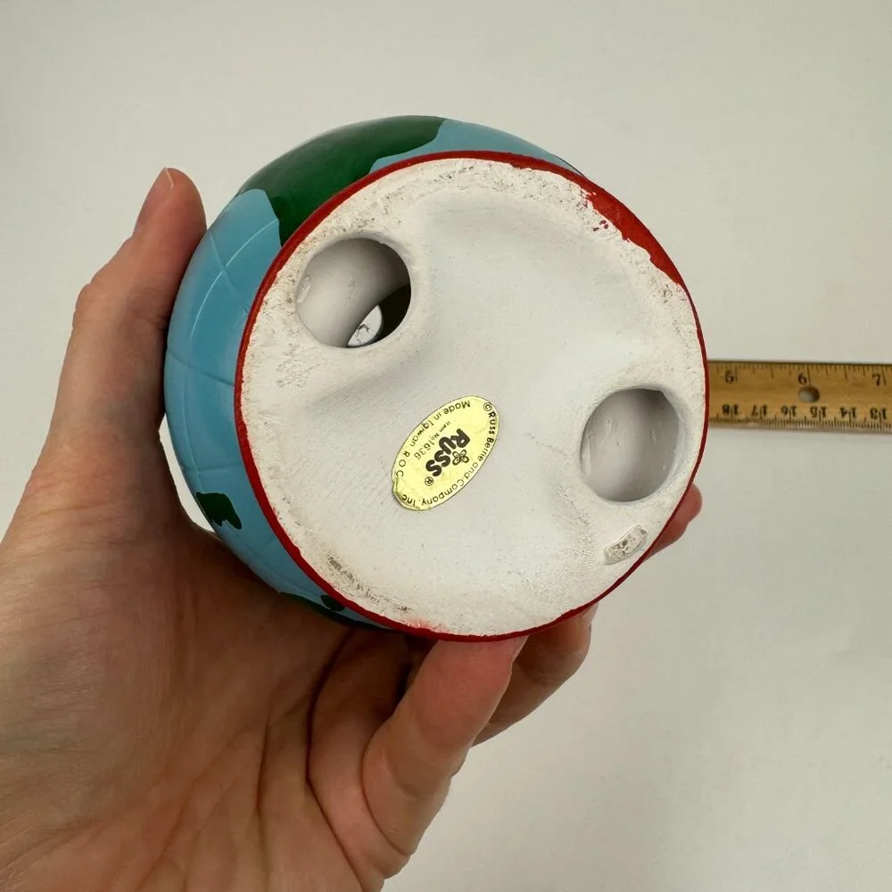 Russ student globe