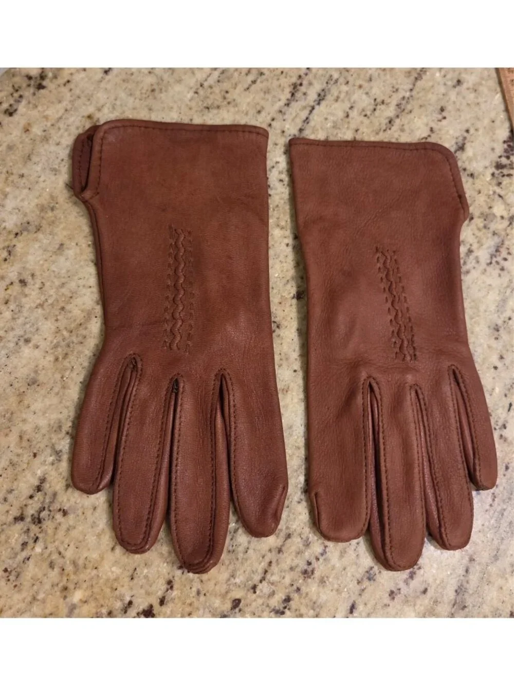 Vintage Womens Size M Brown Soft Leather Gloves Stitching Detail