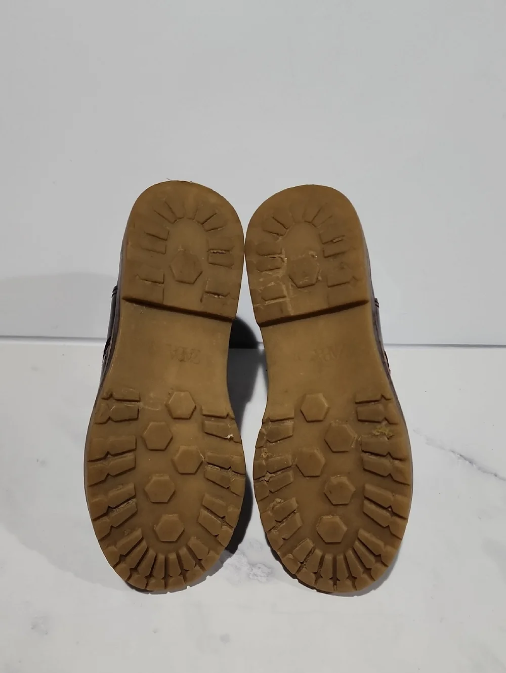 Zara stylish durable