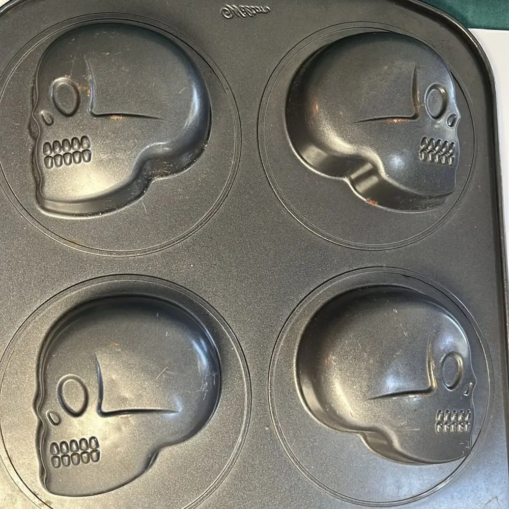 Wilton skeleton baking
