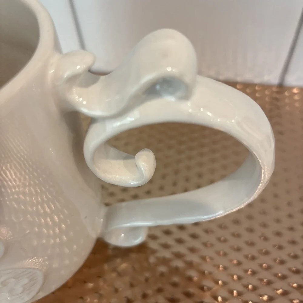 Pottery Barn round collection quality