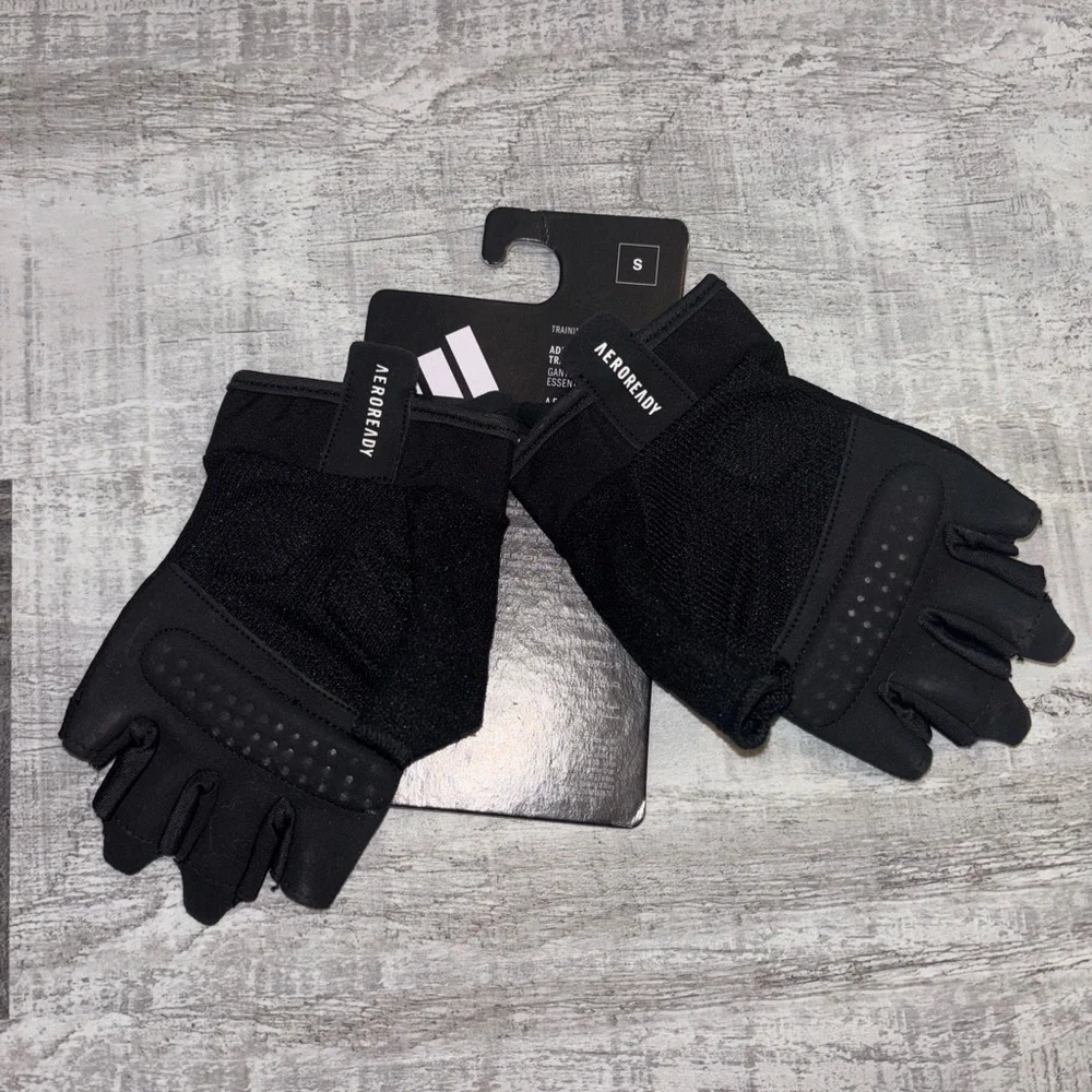 adidas 🌹stylish durable