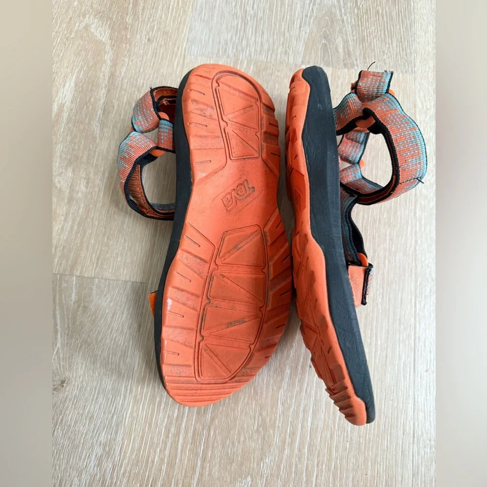 Teva sandal size