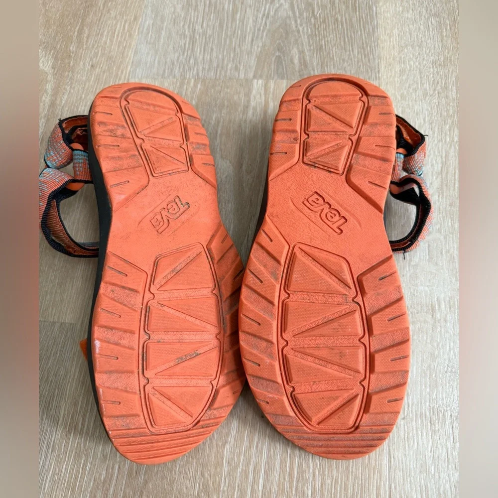 Teva sandal size