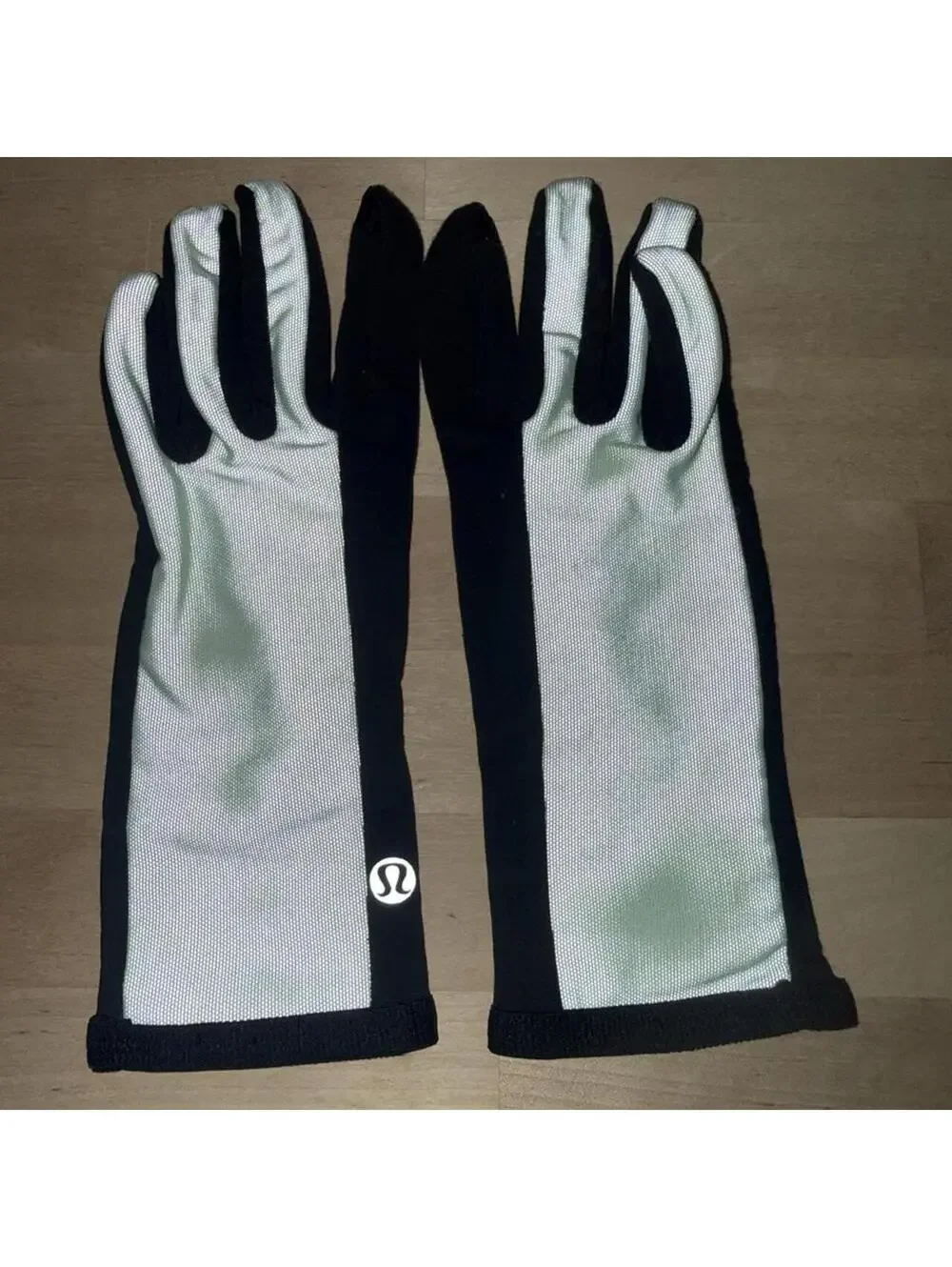 Lululemon women’s gloves