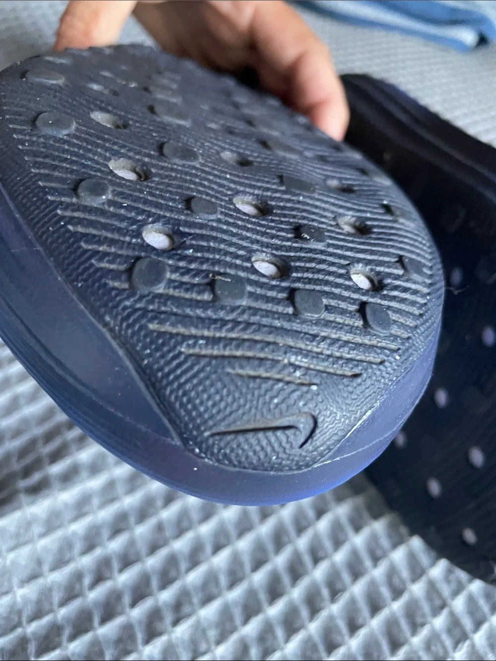 Nike lightweight slip