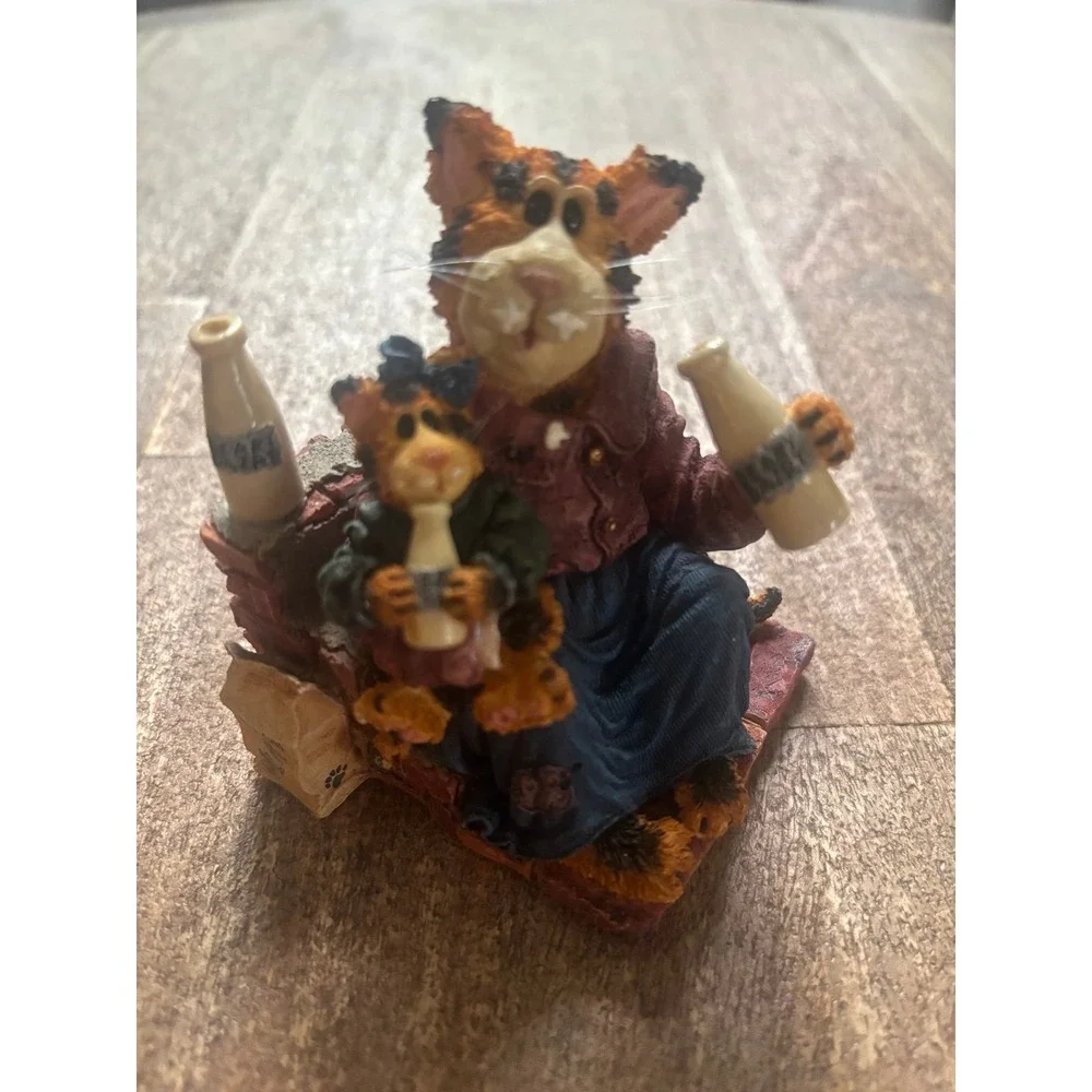 Boyds Bears this figurine