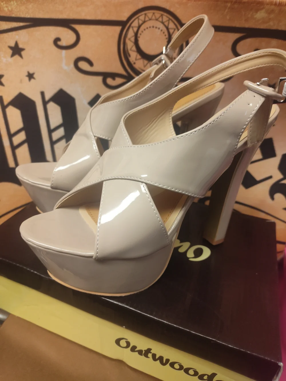 N/A elegant beige