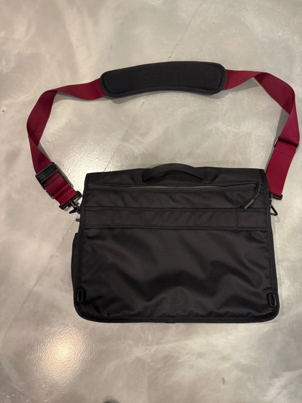Timbuk2 durable messenger