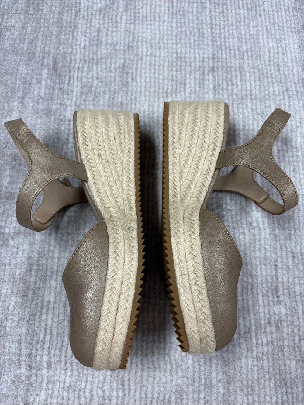 Eileen Fisher Nessa Espadrille Wedge Sandals Womens Sz 8 Metallic Platinum