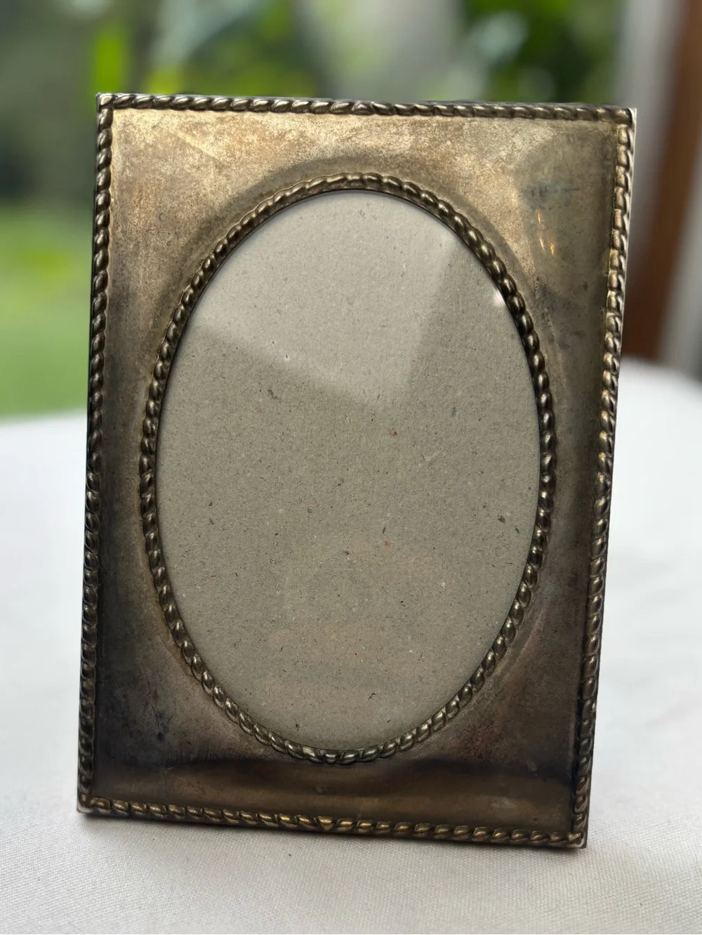 Vintage Classic Silver Plated Photo Frame 5” x 7” Oval Opening Braided Rope Edge