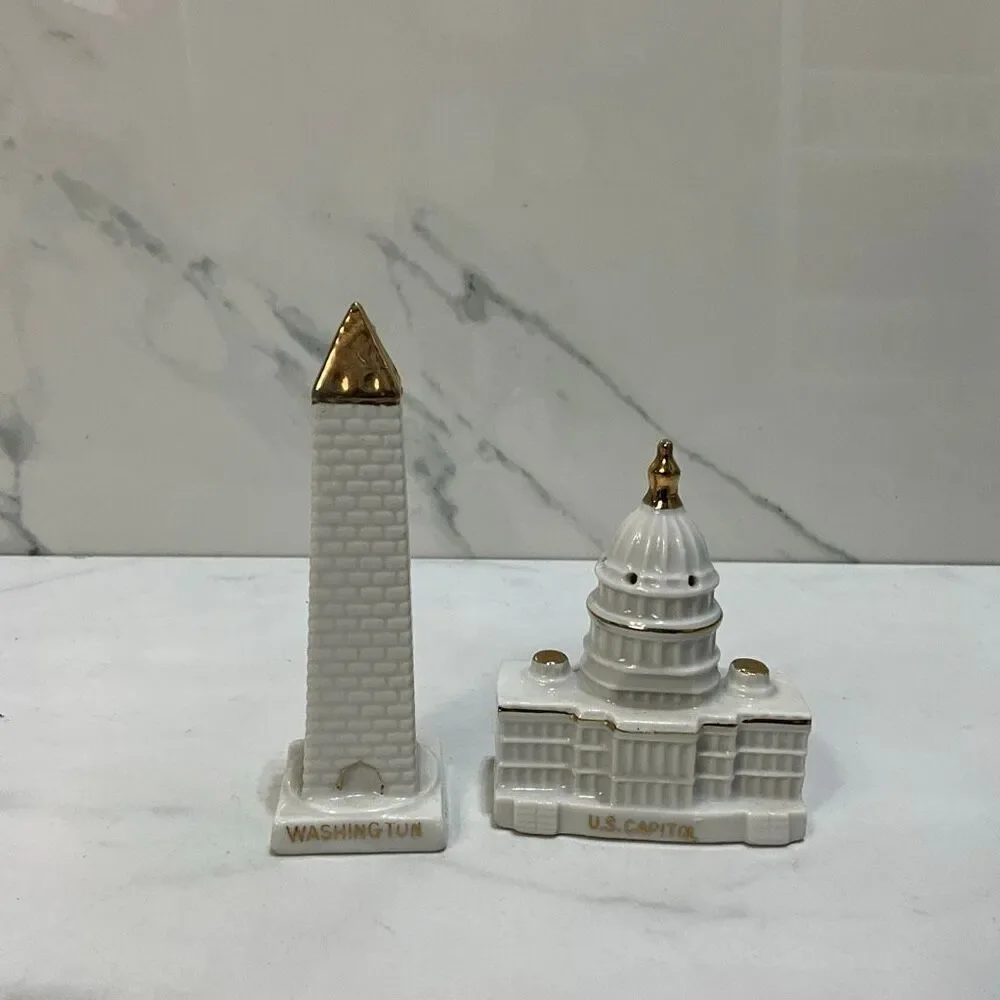 VINTAGE Washington DC Souvenir Salt And Pepper Shakers