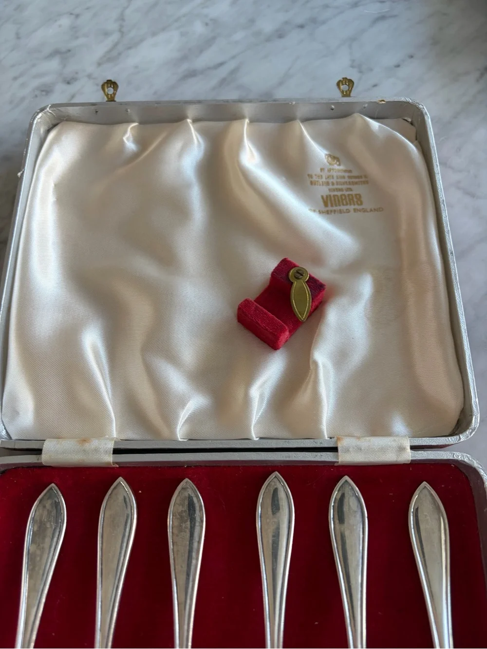 Viners Sheffield England Silverplate Spoons Set in Red Case EPNS