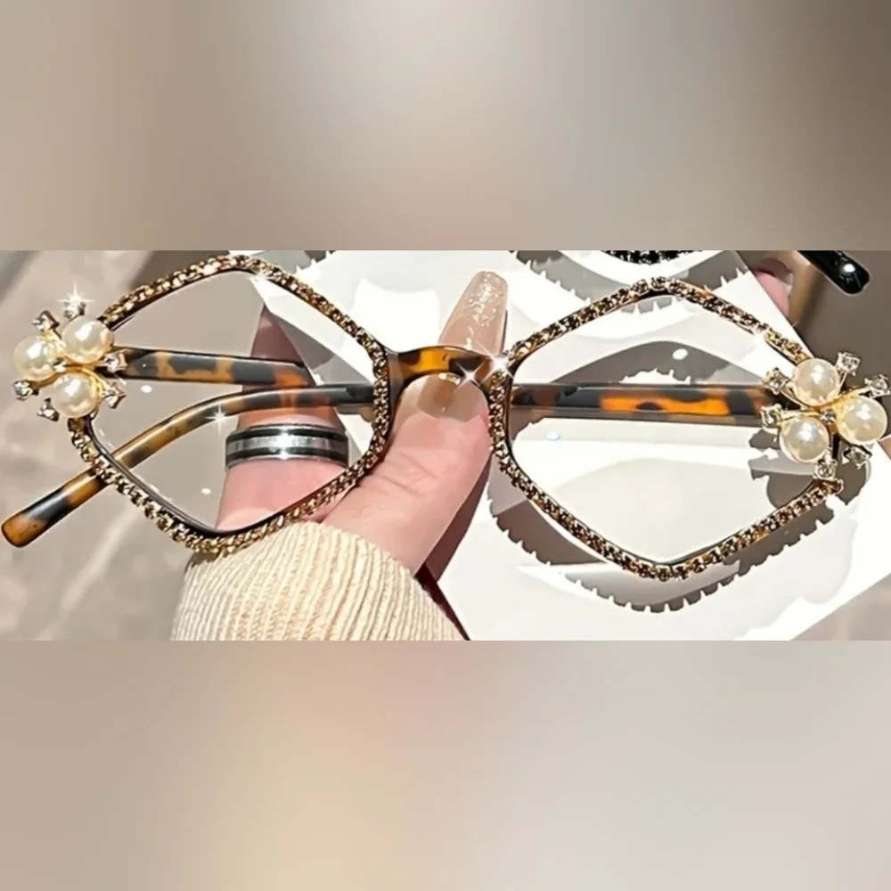 N/A stylish glasses