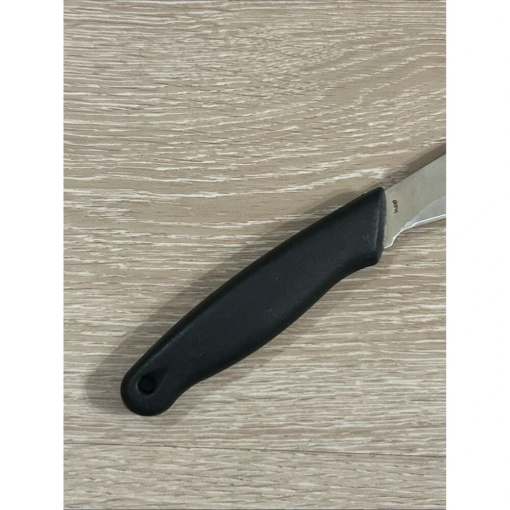 Unbranded spreading knife