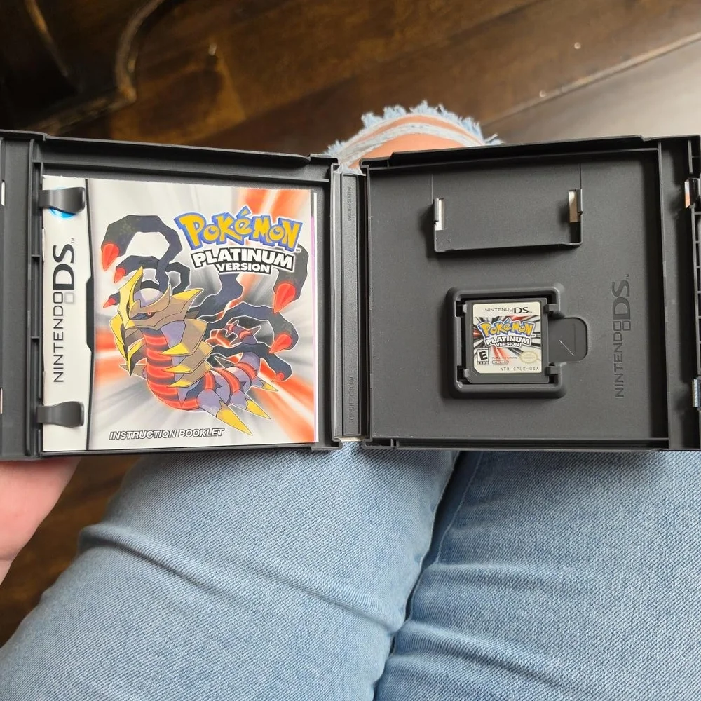 Nintendo Pokémon Platinum Version — Black, Red, Gold DS Cover