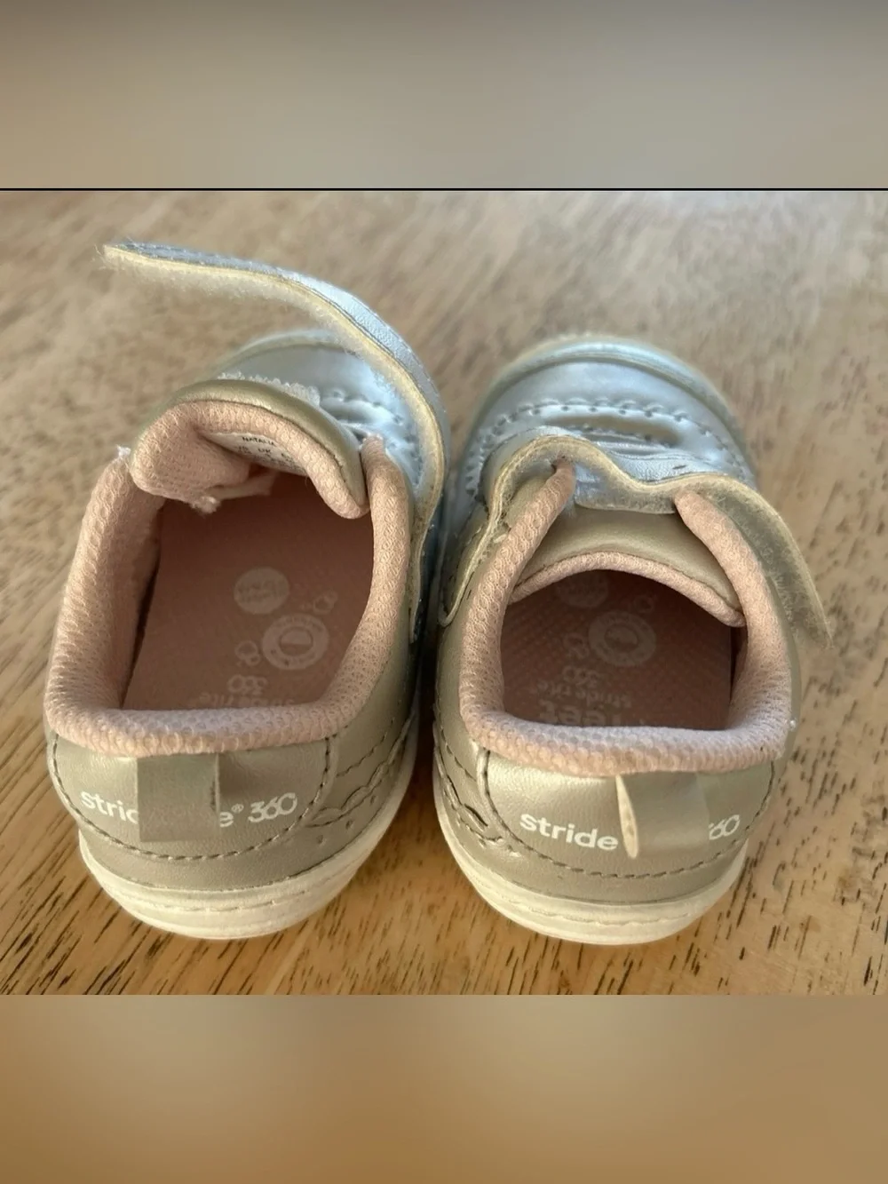 Stride Rite 360 SR TAYE 2.0 Natalia Infant shoe Sz. 4M, Gently Used.