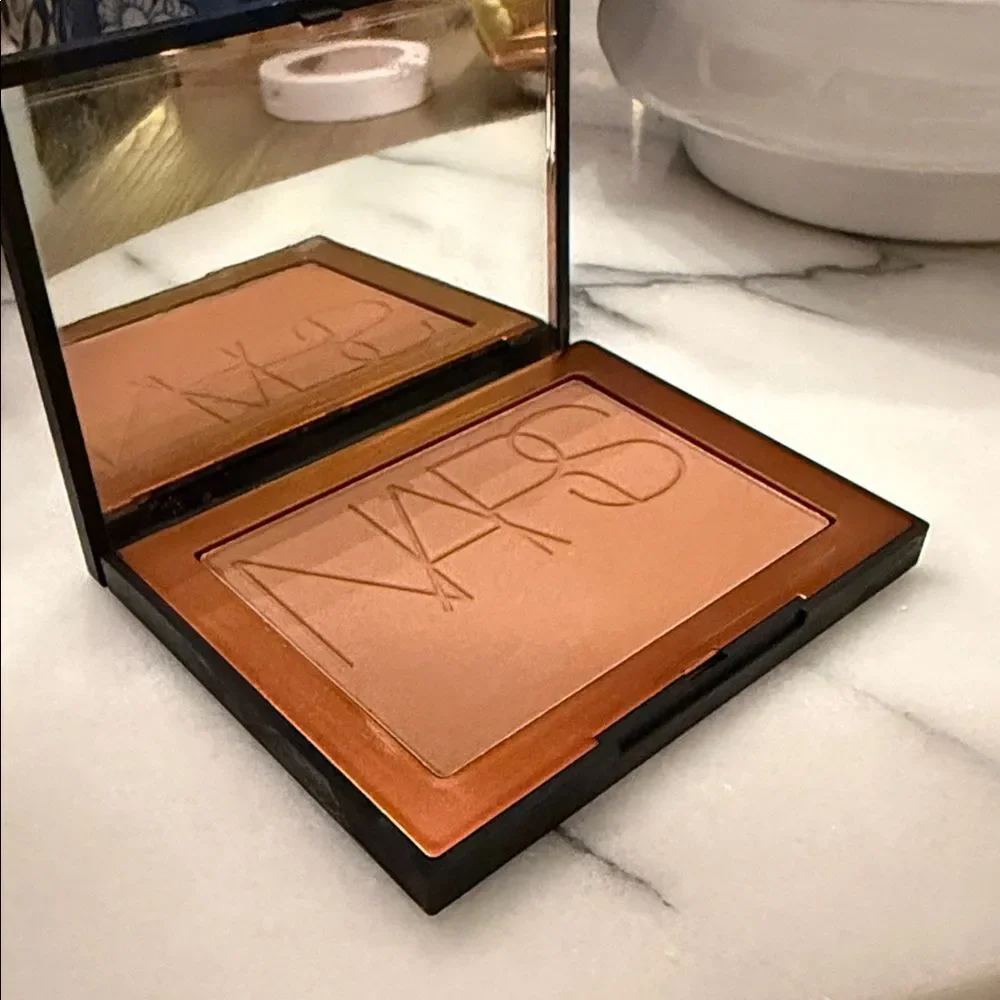 NARS circular neutral forehead