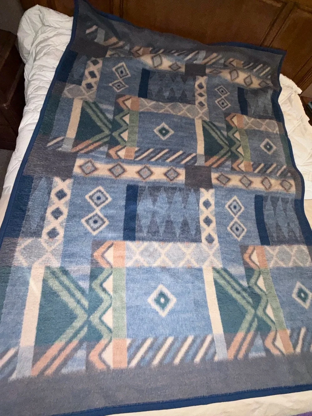 Biederlack blanket rips