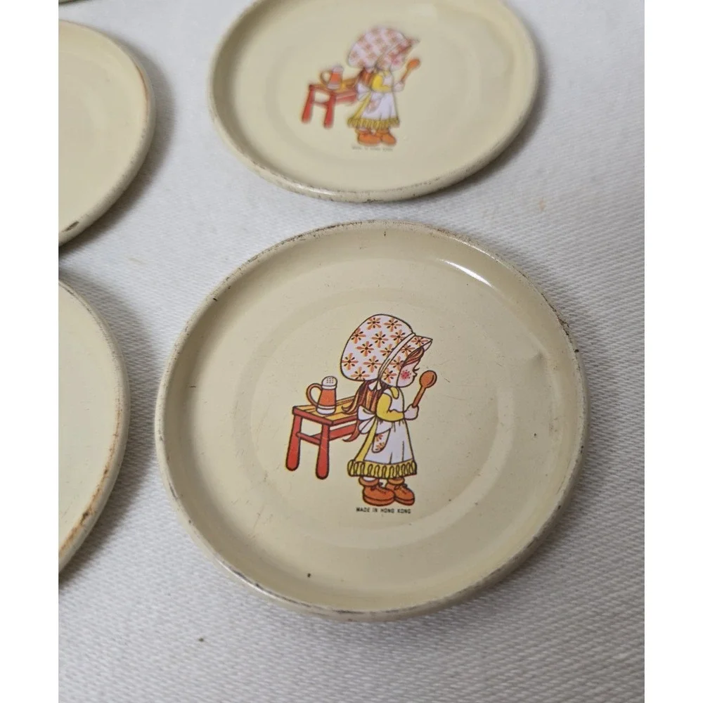 Holly Hobbie set includes
