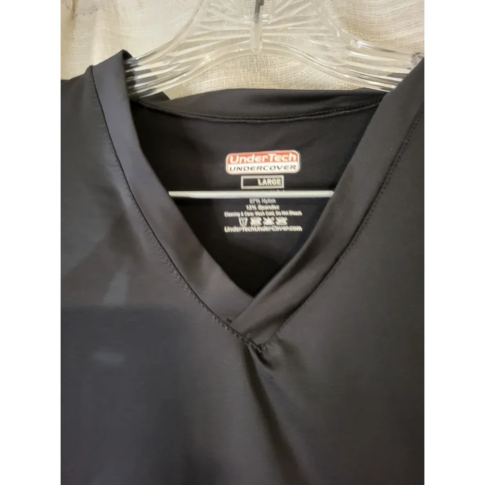 UnderTech Undercover Men's L Concealed Carry Performance T shirt in Black