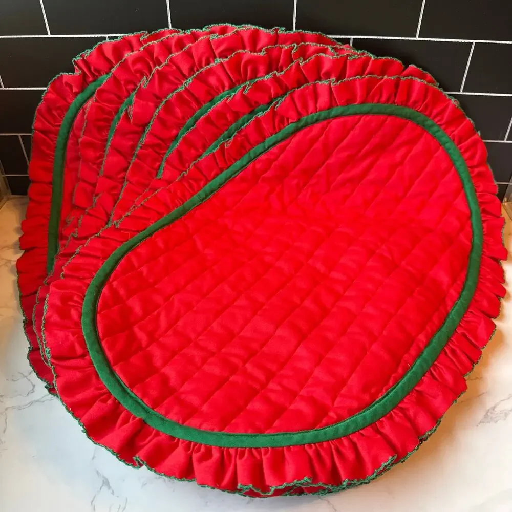 VTG Quilted Christmas Oval Placemats Red & Green Ruffle 6 pc