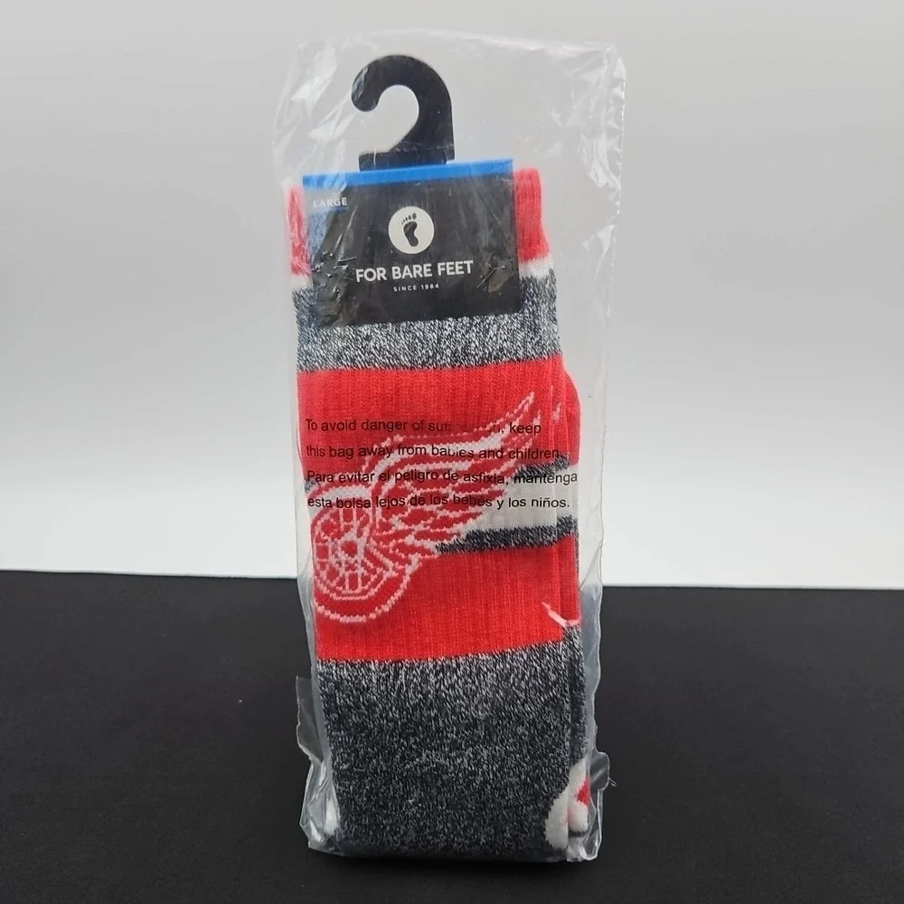 For Bare Feet Detroit Red Wings Socks Men's Size Large 10-13‎ New