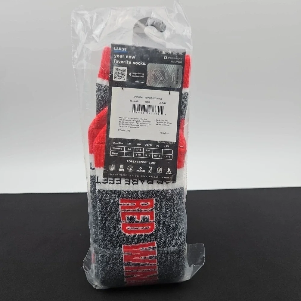 For Bare Feet Detroit Red Wings Socks Men's Size Large 10-13‎ New