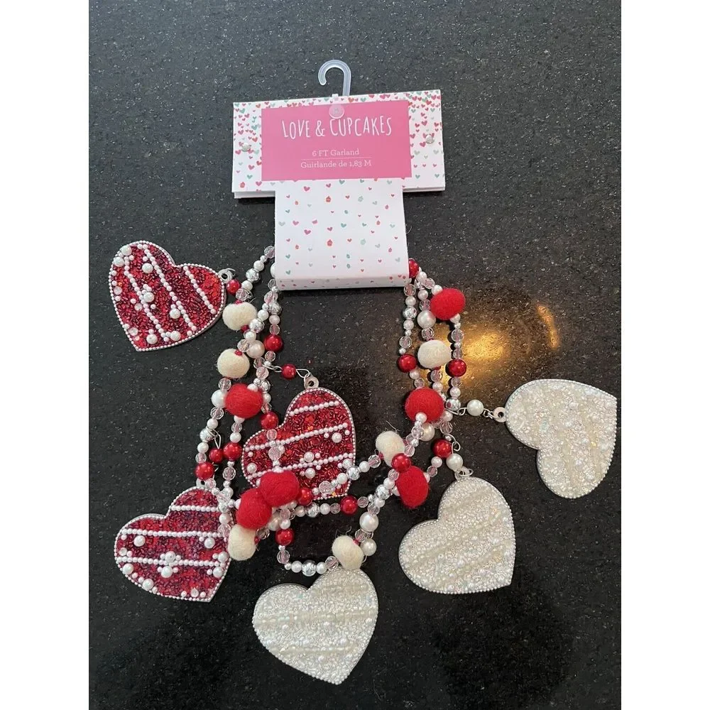 Love & Cupcakes BEADED HEARTS FLOWERS GARLAND 6 ft red white pink‎ silver NEW