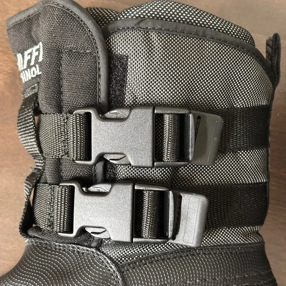 Baffin Technology Kids Size 4R Cold Weather Boots Black/gray Buckle Ski‎ Snow