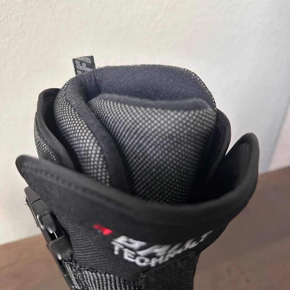 Baffin Technology Kids Size 4R Cold Weather Boots Black/gray Buckle Ski‎ Snow