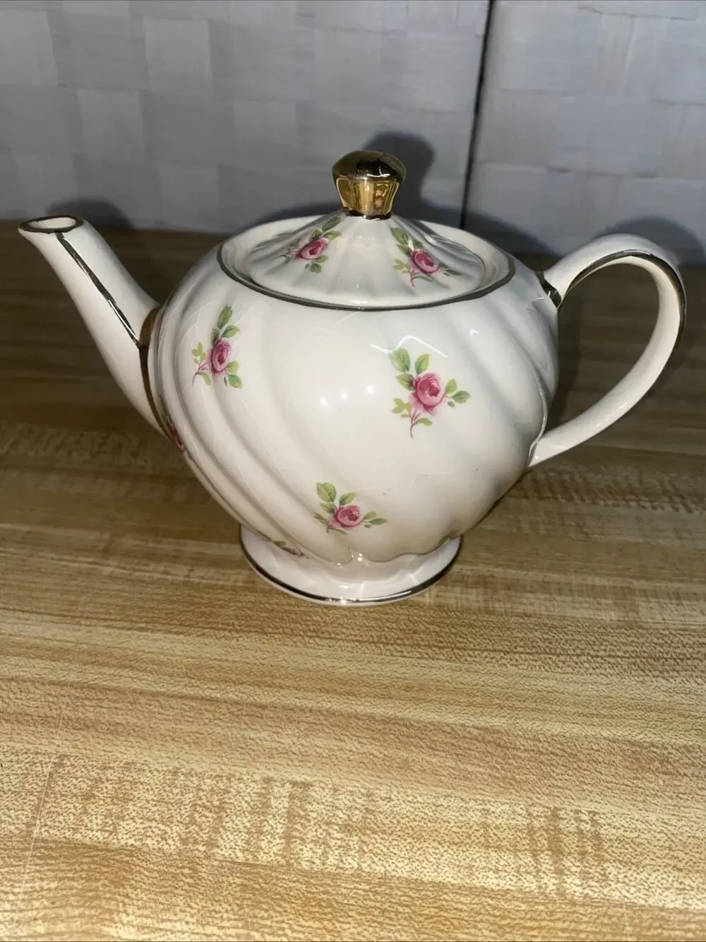 SADLER England 1593 Cream Swirl Pattern Pink Roses Gold Trim 2 Cup Teapot