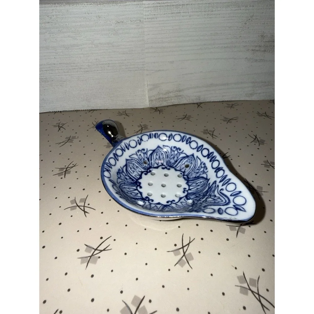 Bombay‎ Blue White & Silver Porcelain Tea Strainer Arabesque