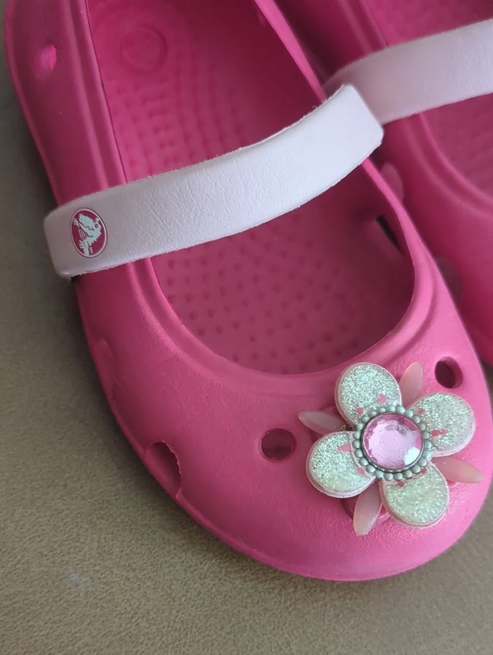 CROCS size fuschia