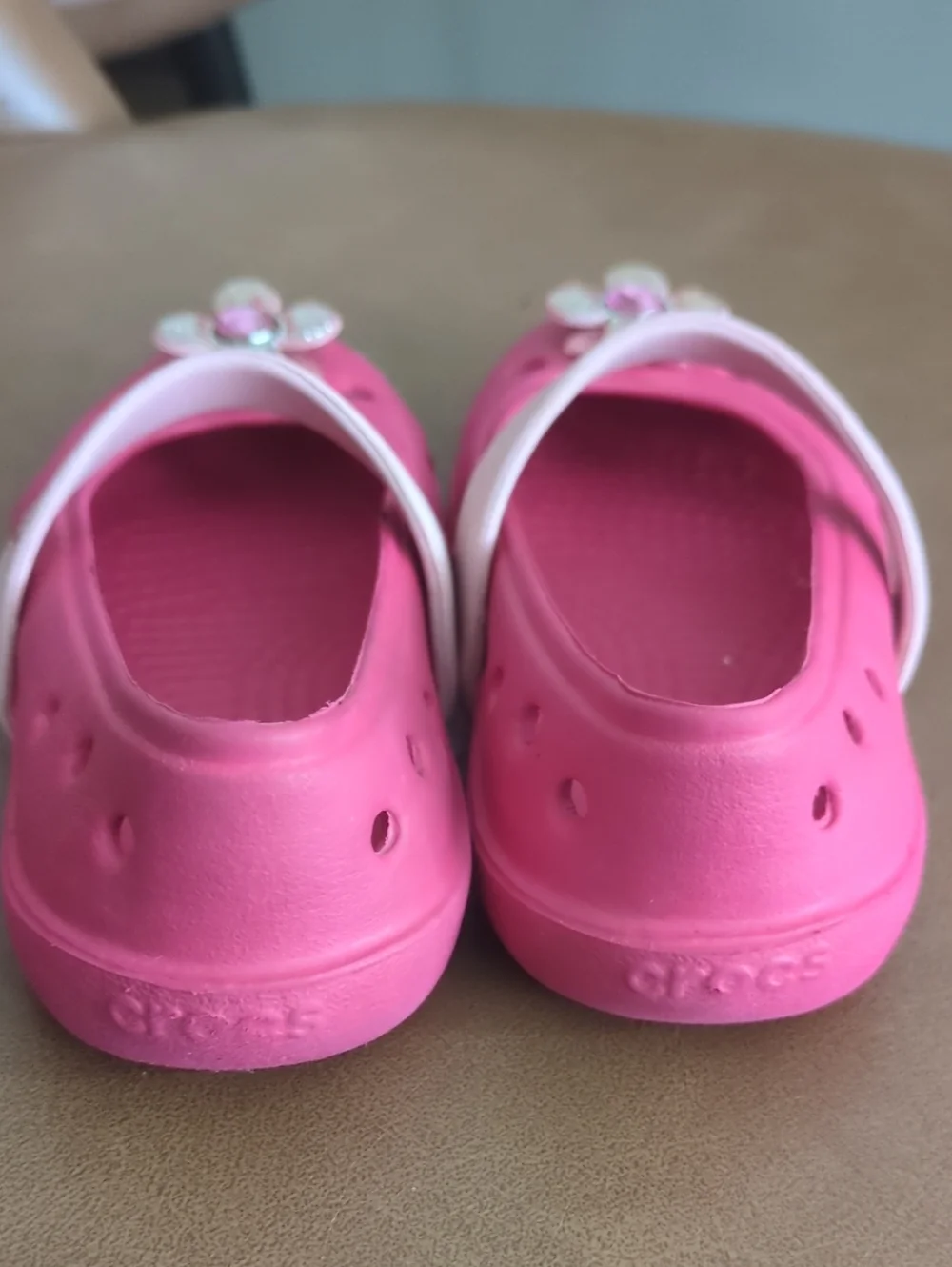 CROCS size fuschia