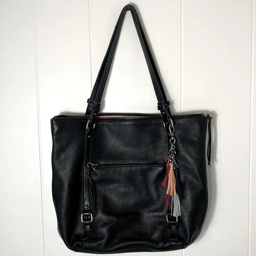 The Sak‎ Black Pebbled Leather Boho Hobo Bag tassel should purse