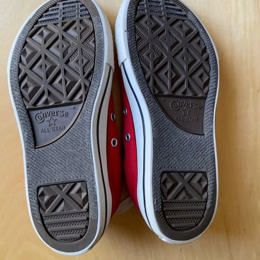 Converse red canvas