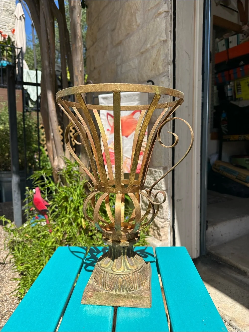 N/A stylish gold