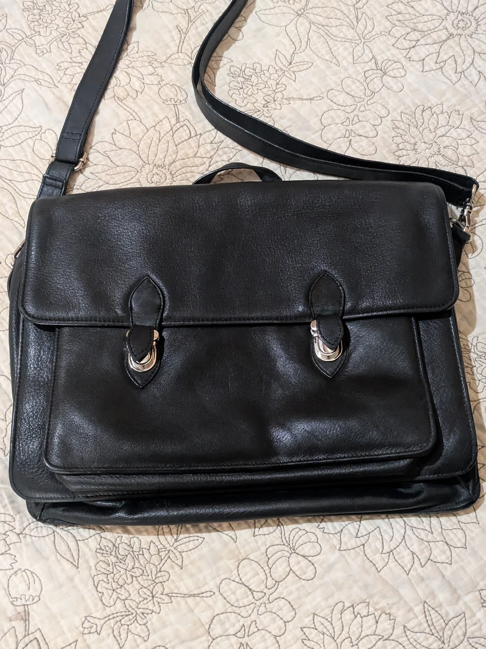 Levenger black top grain leather messenger bag