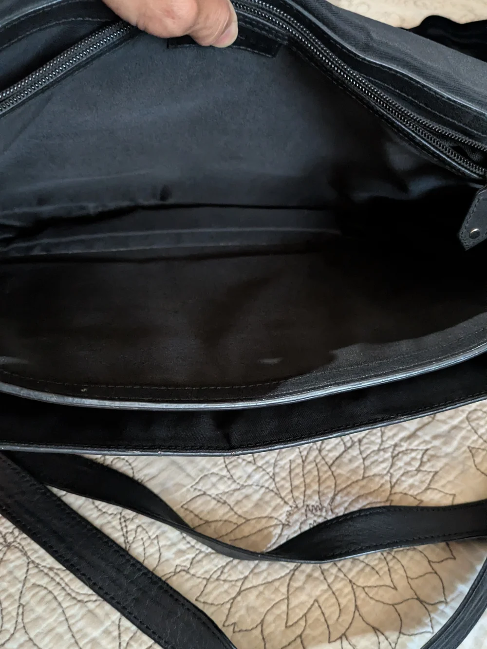 Levenger sleek black