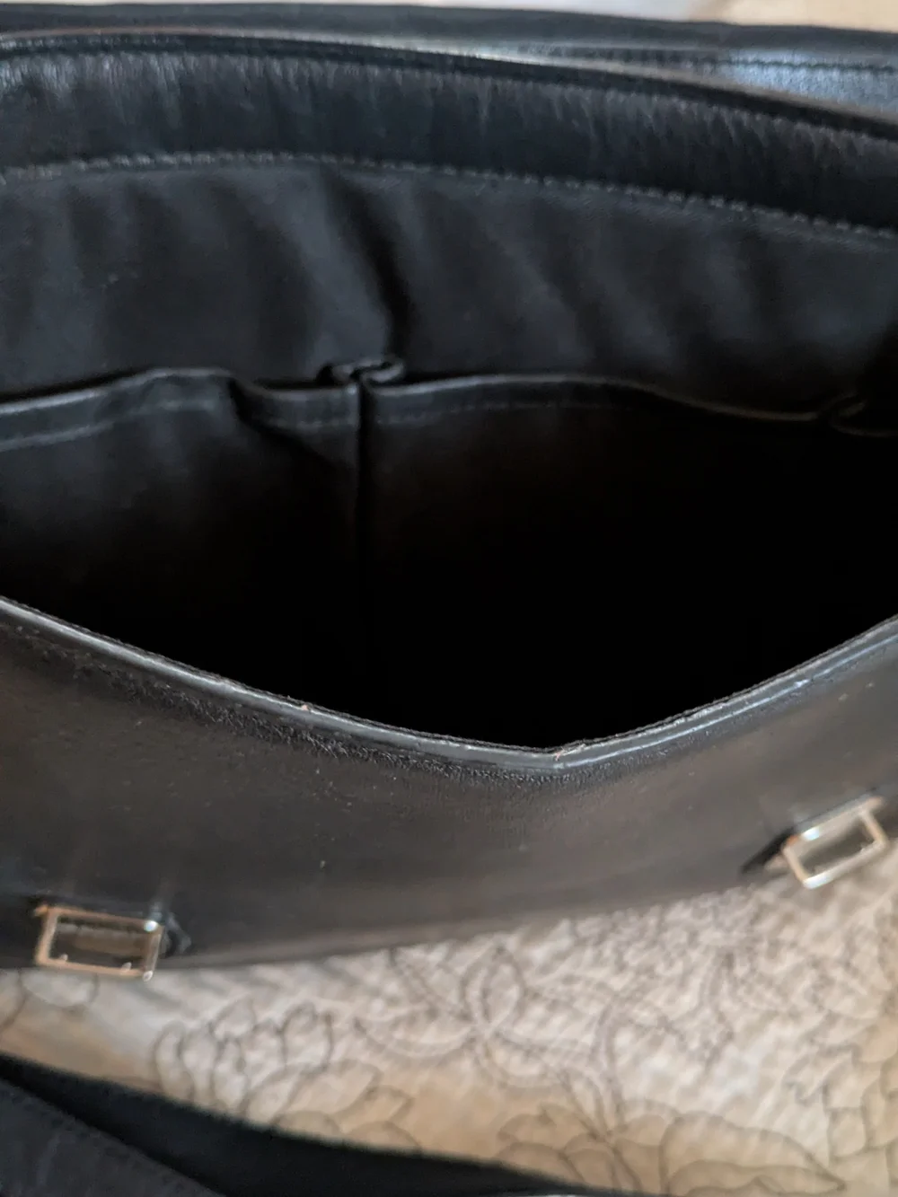 Levenger sleek black