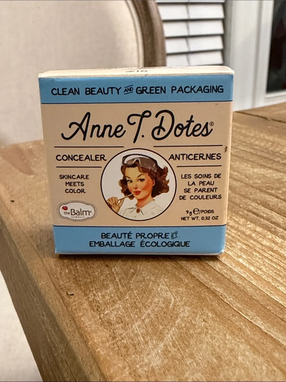 Anne T. Dotes Concealer #18