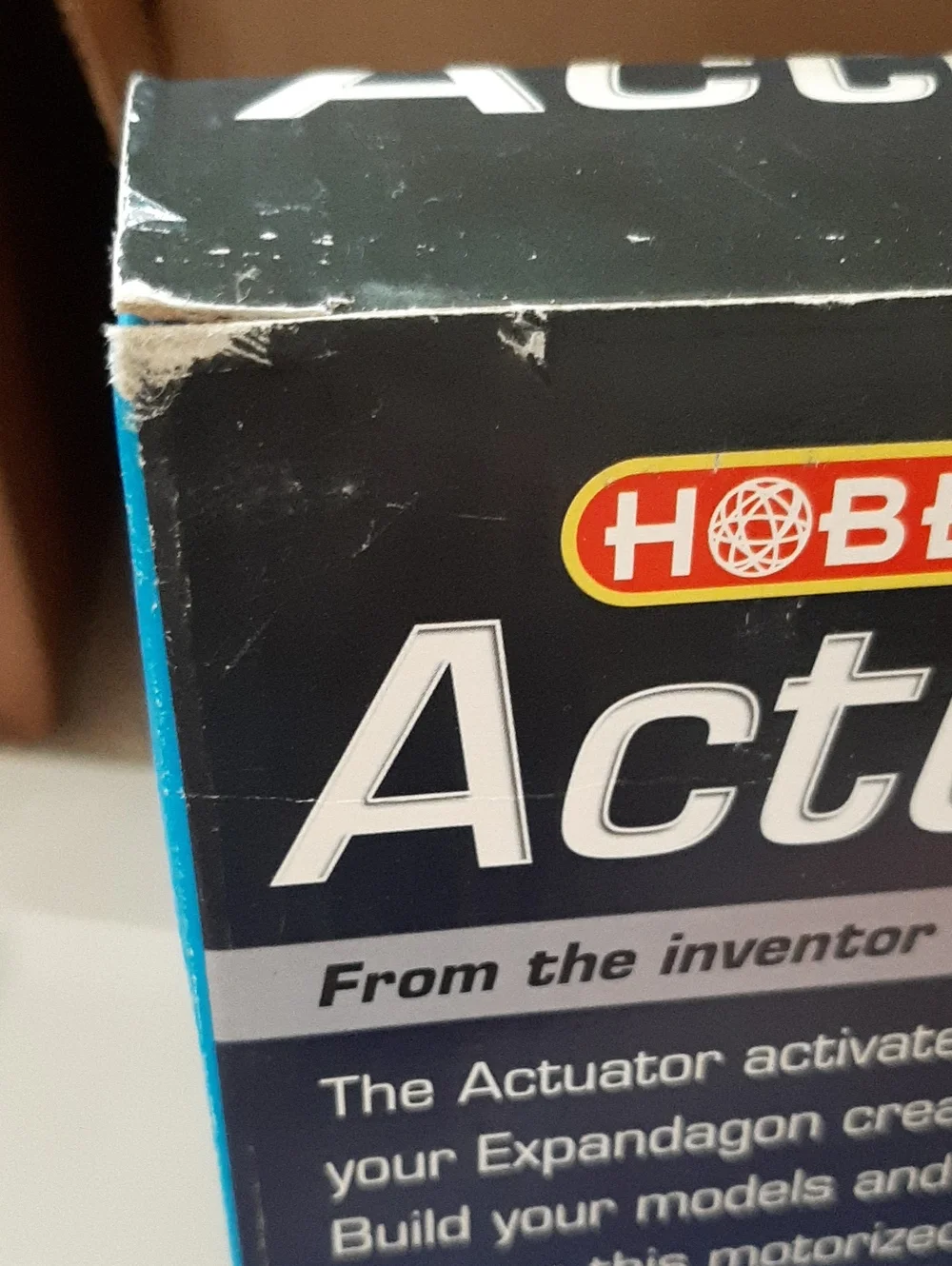 Hoberman actuator featuring