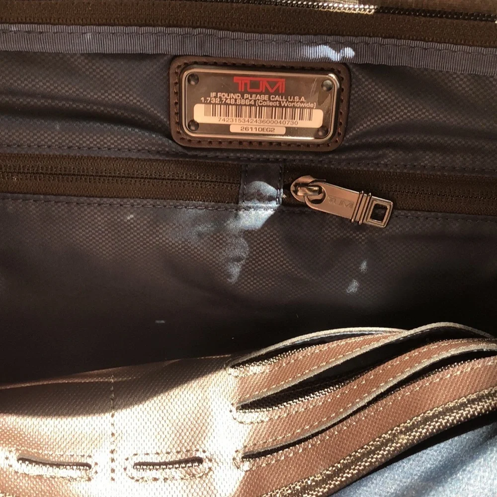 Tumi slim deluxe