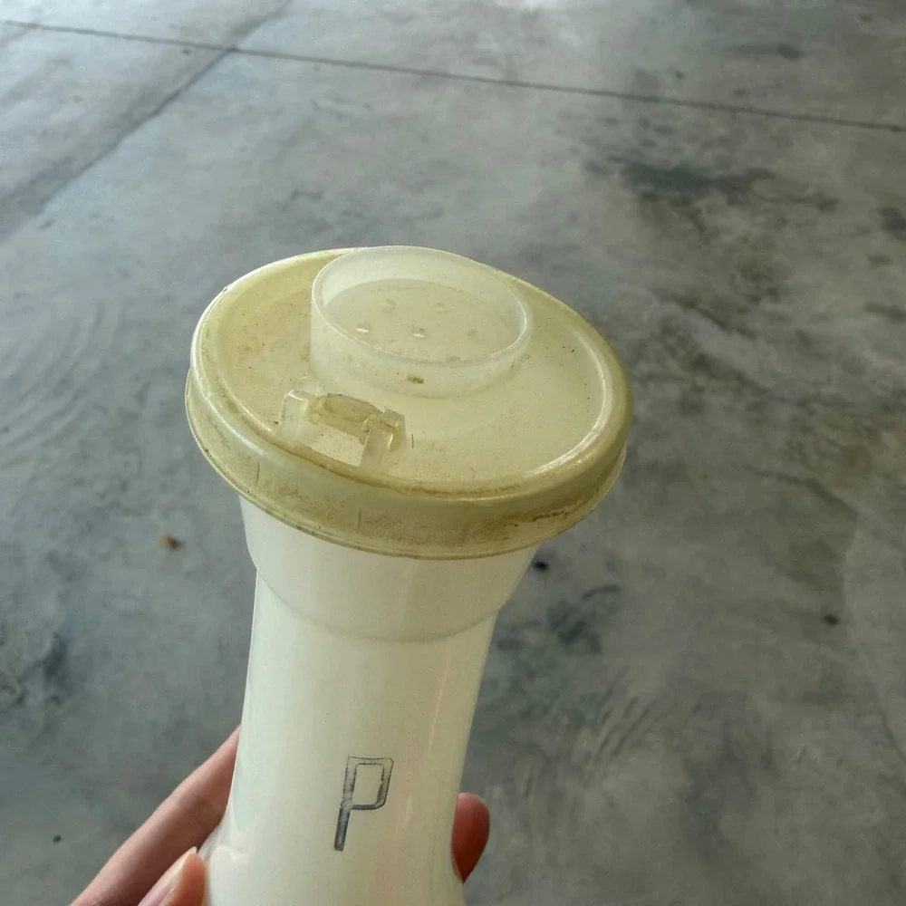 Tupperware vintage hourglass