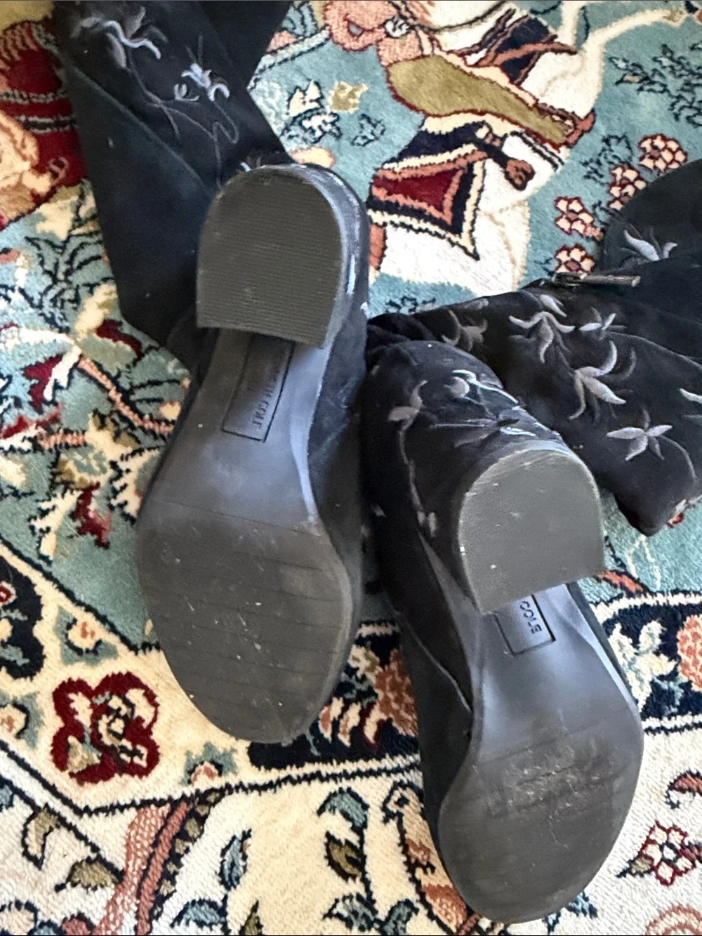 Claire stylish black
