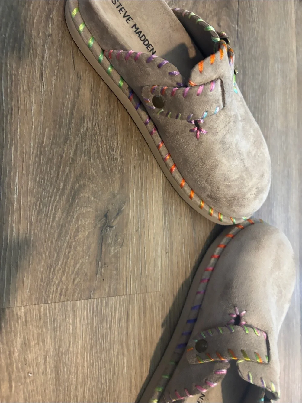 Steve Madden taupe suede