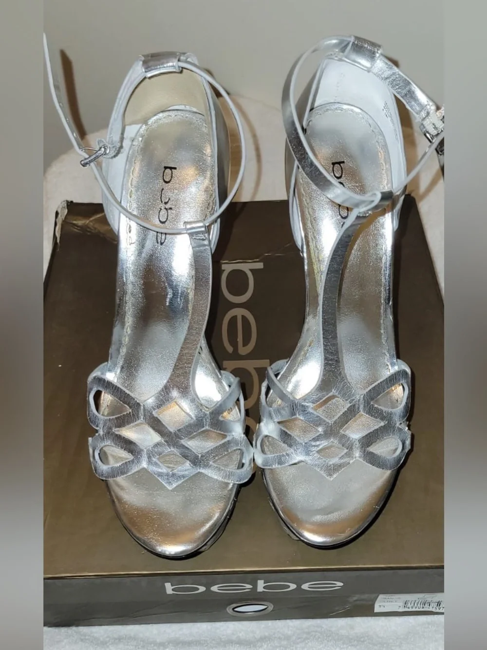 bebe silver platform